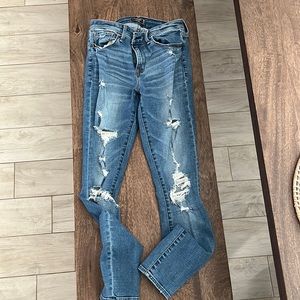 Abercrombie Distressed Skinny Jean 6/28